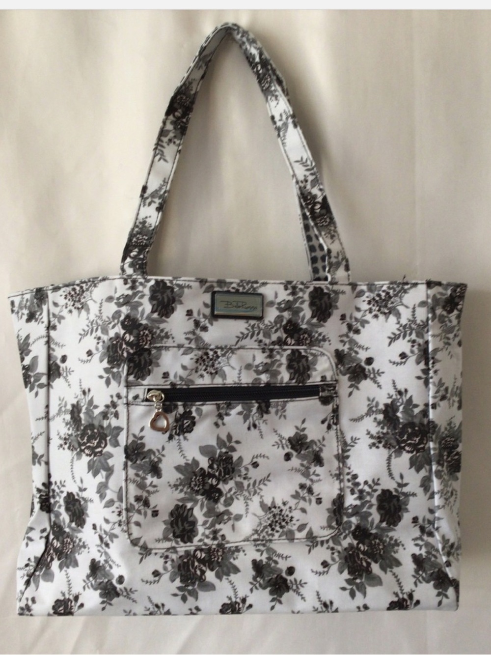 NWOT Bella Russo Reversible Floral Print White and Black Tote Bag
